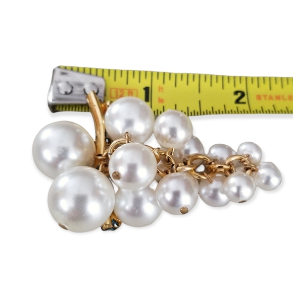 Vintage 1950s Mid Century Faux Pearl Cluster Gold Tone Metal Brooch Pin - Picture 8 of 10